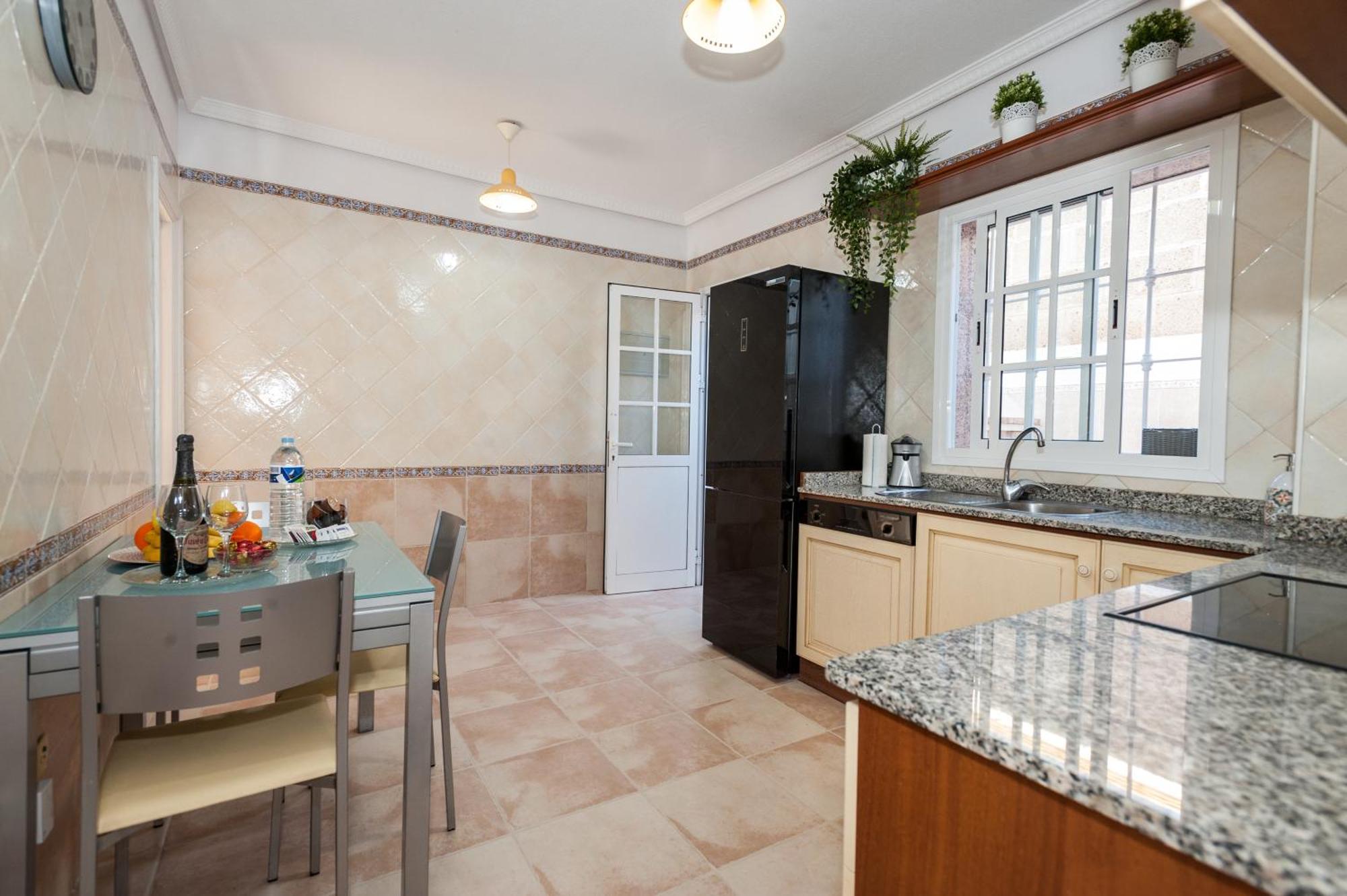 Villa Vanesa Luxury Private Villa With A Heated Pool, 4 Bedrooms And 4 Bathrooms Costa Adeje  Zewnętrze zdjęcie