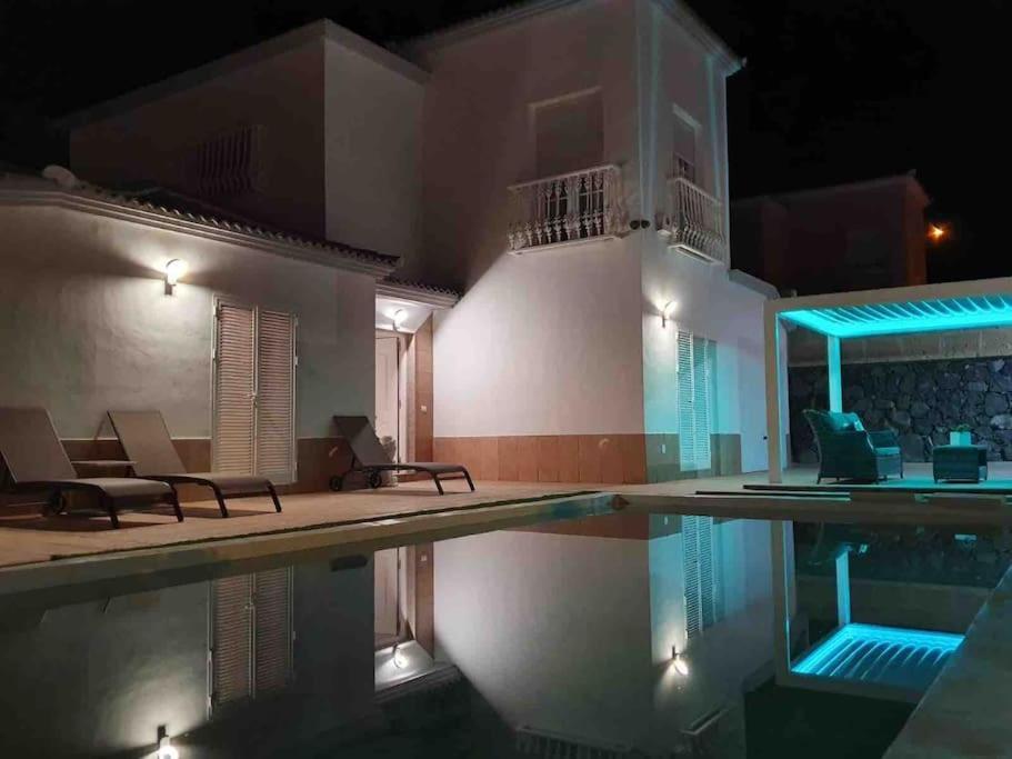 Villa Vanesa Luxury Private Villa With A Heated Pool, 4 Bedrooms And 4 Bathrooms Costa Adeje  Zewnętrze zdjęcie