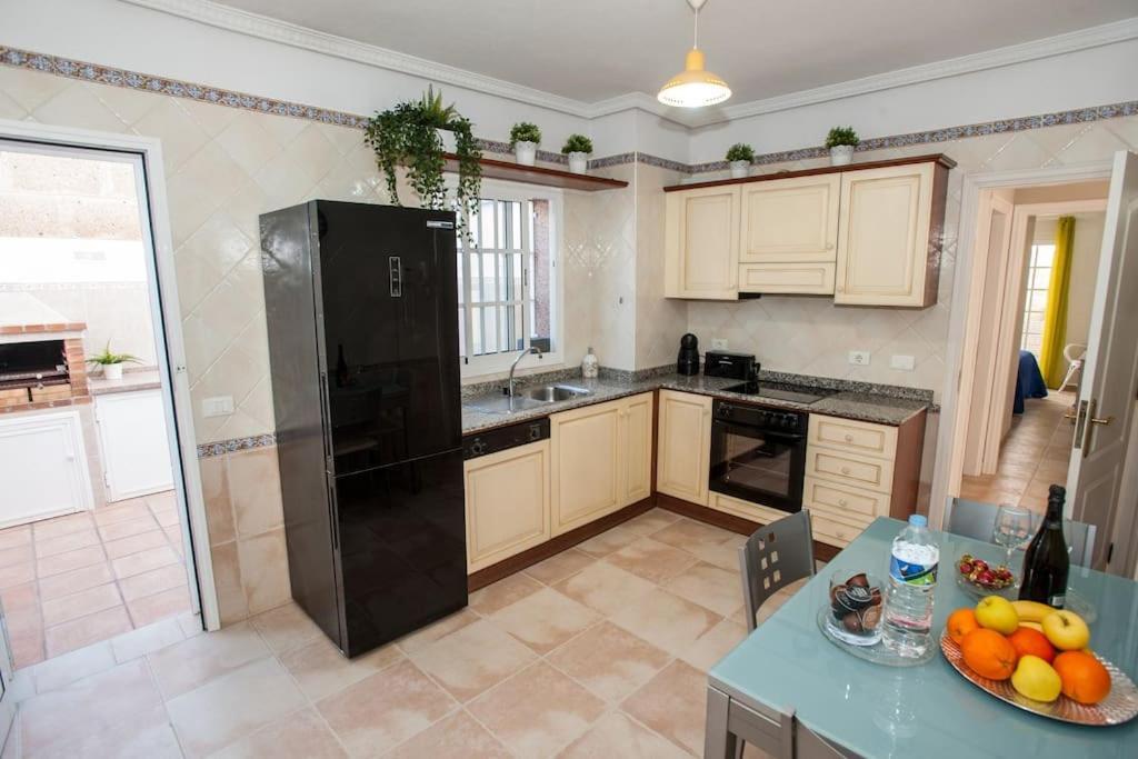 Villa Vanesa Luxury Private Villa With A Heated Pool, 4 Bedrooms And 4 Bathrooms Costa Adeje  Zewnętrze zdjęcie