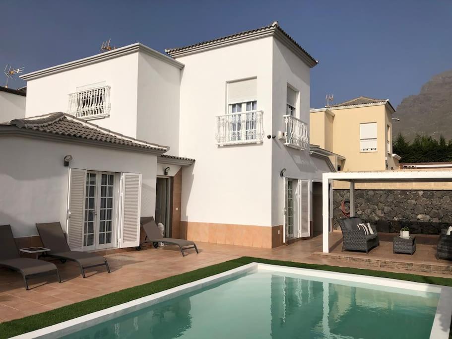 Villa Vanesa Luxury Private Villa With A Heated Pool, 4 Bedrooms And 4 Bathrooms Costa Adeje  Zewnętrze zdjęcie